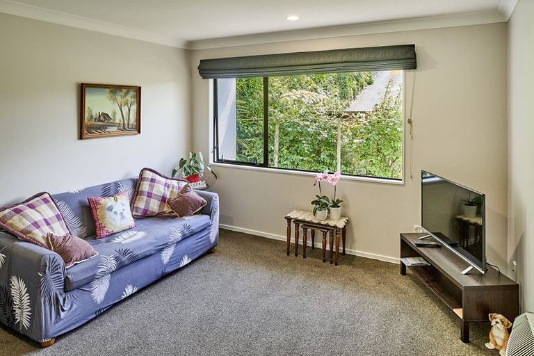 Photo of property in 17 Olivia Crescent, Tawa, Wellington, 5028