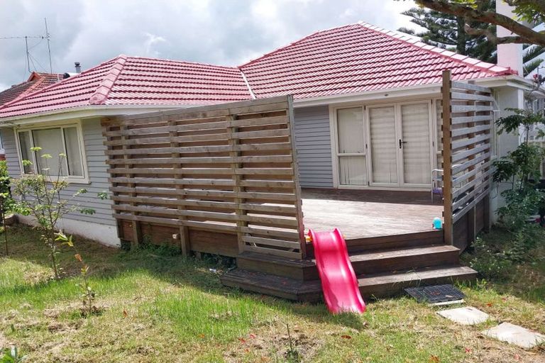Photo of property in 2 Finchley Road, Torbay, Auckland, 0632