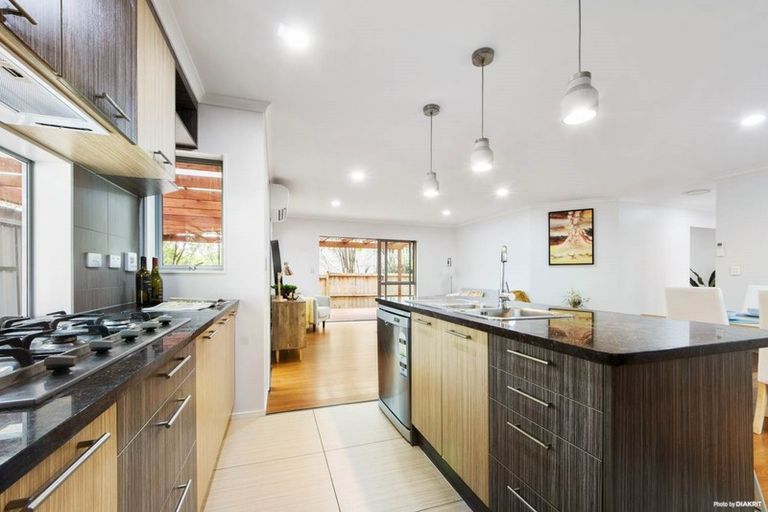 Photo of property in 41c Redoubt Road, Goodwood Heights, Auckland, 2105