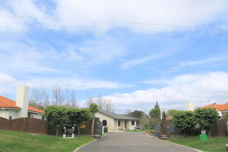 Photo of property in Cotswold Court, 1/8 Cheyne Road, Pyes Pa, Tauranga, 3112