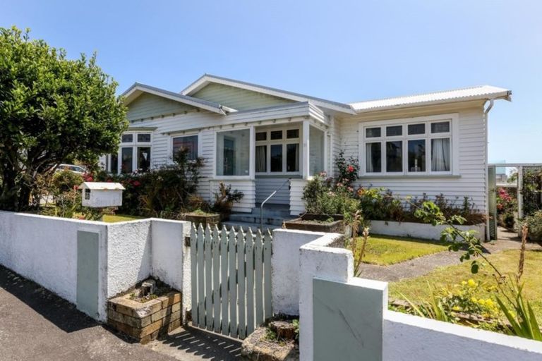 Photo of property in 91 Buller Street, New Plymouth, 4312