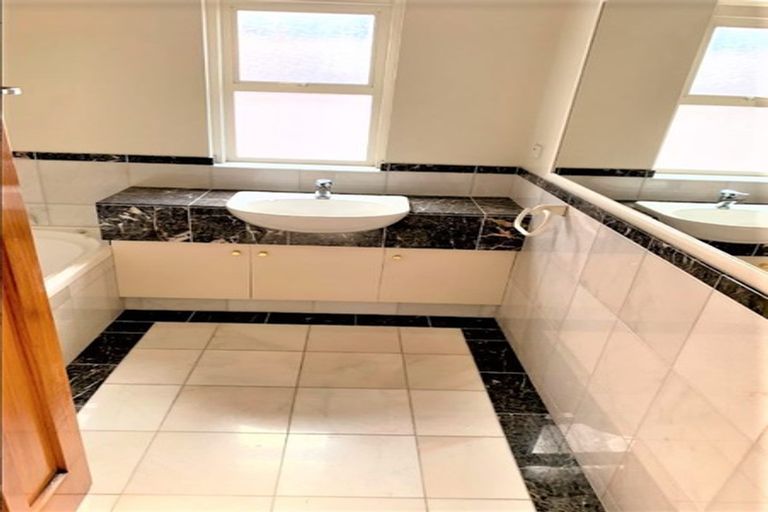 Photo of property in 303 The Parade, Island Bay, Wellington, 6023