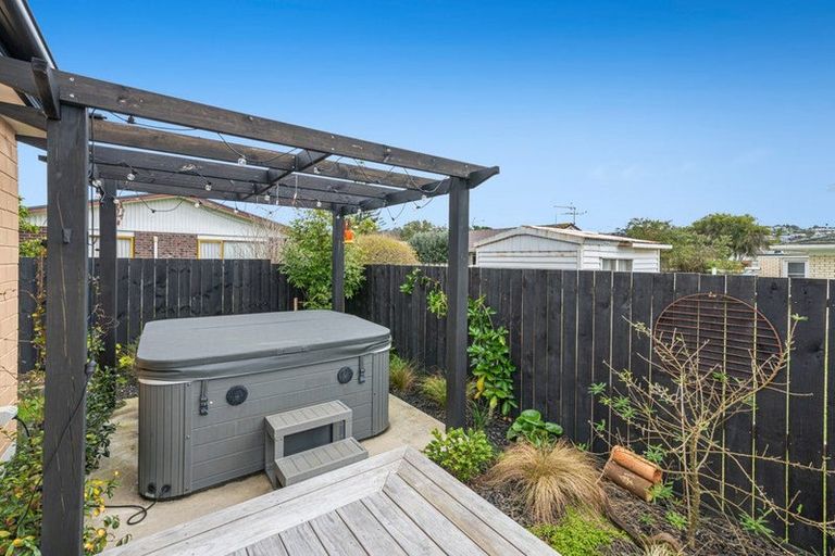 Photo of property in 16a Lillian Place, Orewa, 0931