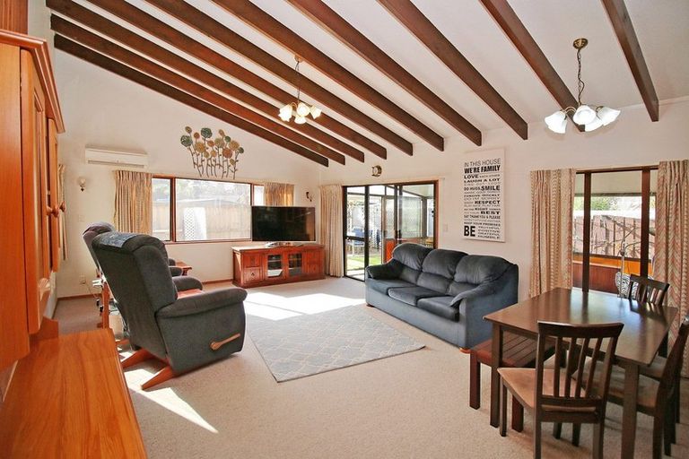 Photo of property in 8a Moorea Place, Mount Maunganui, 3116