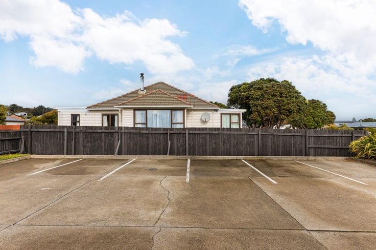 Photo of property in 1 Mana Avenue, Titahi Bay, Porirua, 5022