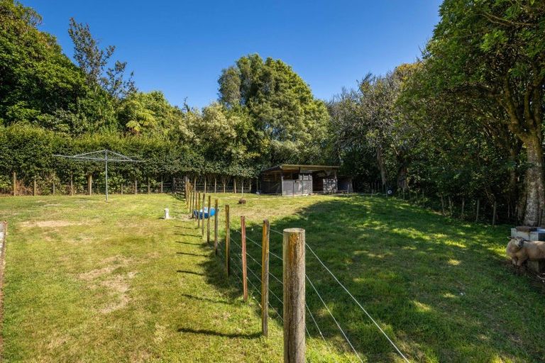 Photo of property in 540 Mountain Road, Lepperton, New Plymouth, 4373