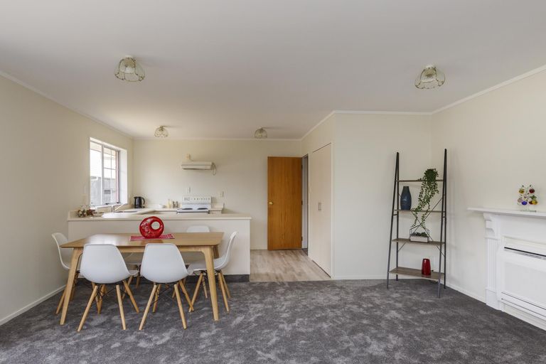 Photo of property in 5b Carroll Street, Palmerston North, 4410