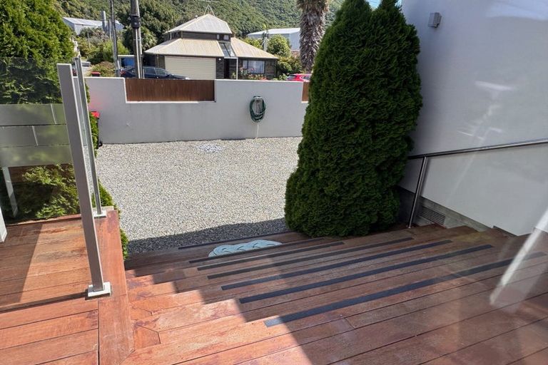 Photo of property in 29 Beach Road, Waikawa, Picton, 7220