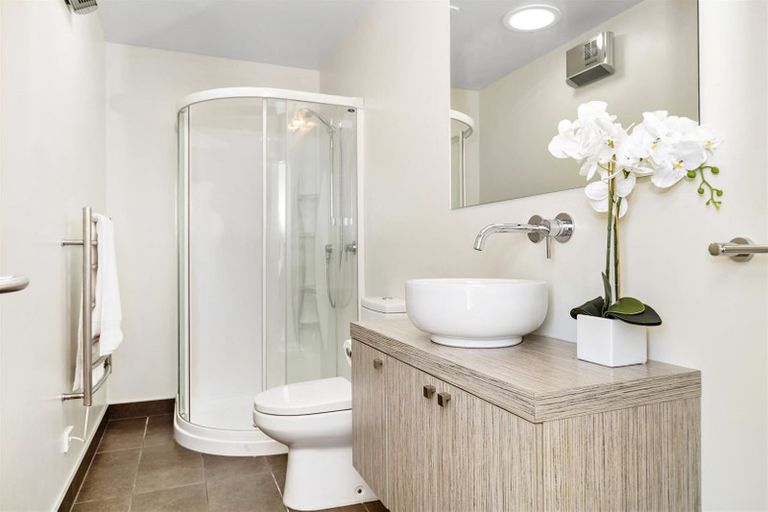 Photo of property in 12 Mystery Grove, Lake Hayes, Queenstown, 9304