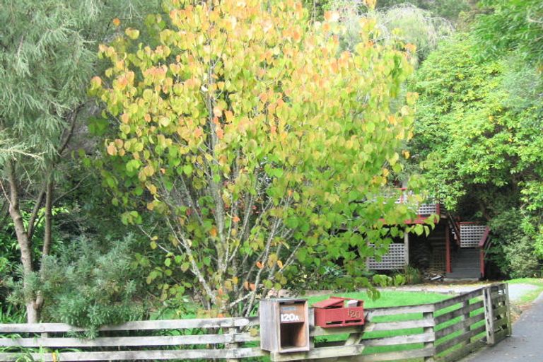 Photo of property in 120a Wyndham Road, Pinehaven, Upper Hutt, 5019