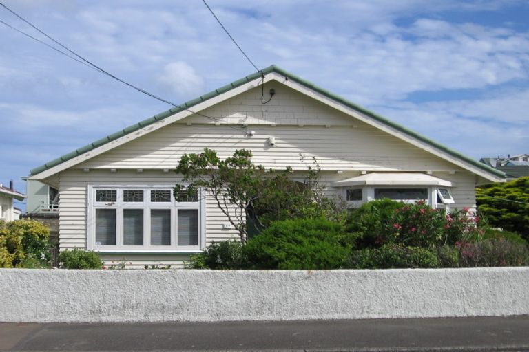 Photo of property in 37 Trent Street, Island Bay, Wellington, 6023