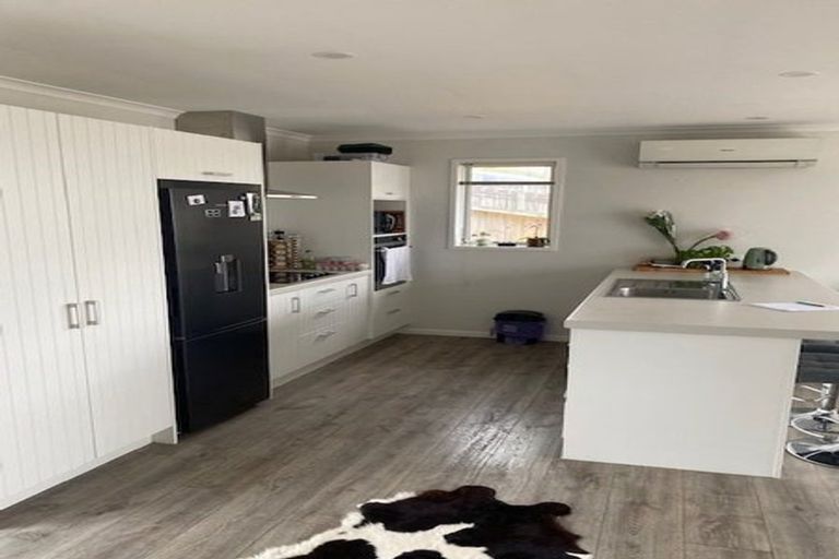 Photo of property in 11a Rishworth Avenue, Stanmore Bay, Whangaparaoa, 0932