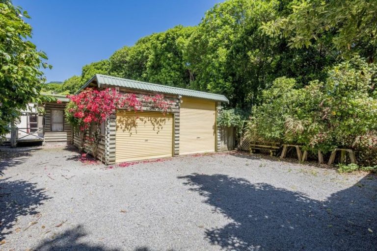 Photo of property in 15 River Glade, Waikanae, 5036