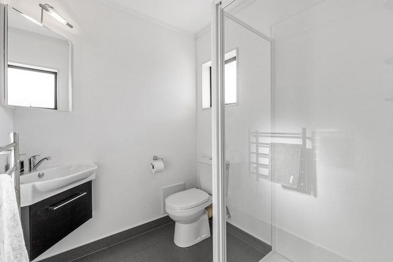 Photo of property in 15 Pounamu Avenue, Greenhithe, Auckland, 0632