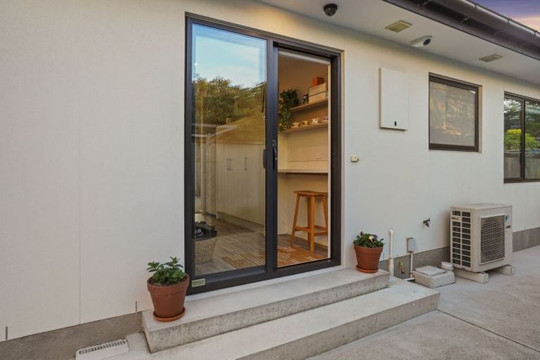 Photo of property in 3/129 Aikmans Road, Merivale, Christchurch, 8014