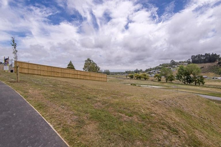 Photo of property in 14 Round Hill Rise, Cracroft, Christchurch, 8022