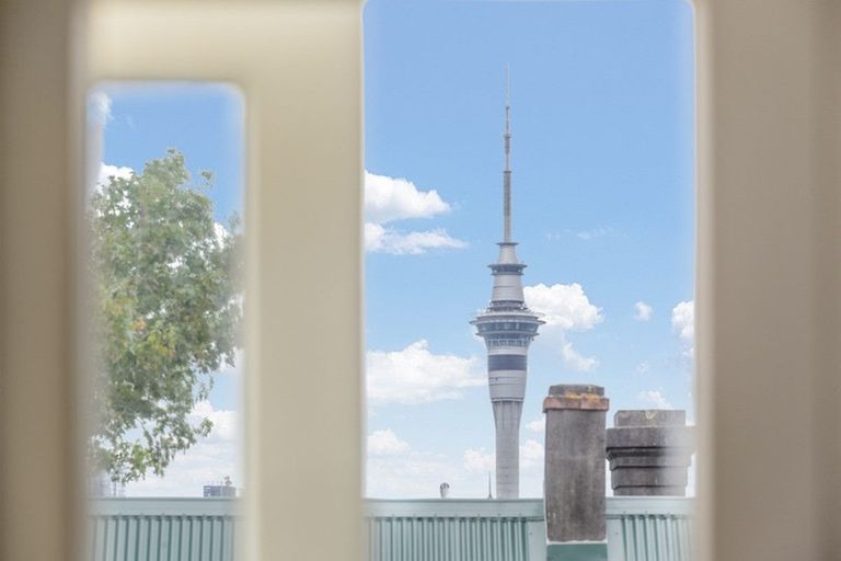 Photo of property in 1a Russell Street, Freemans Bay, Auckland, 1011