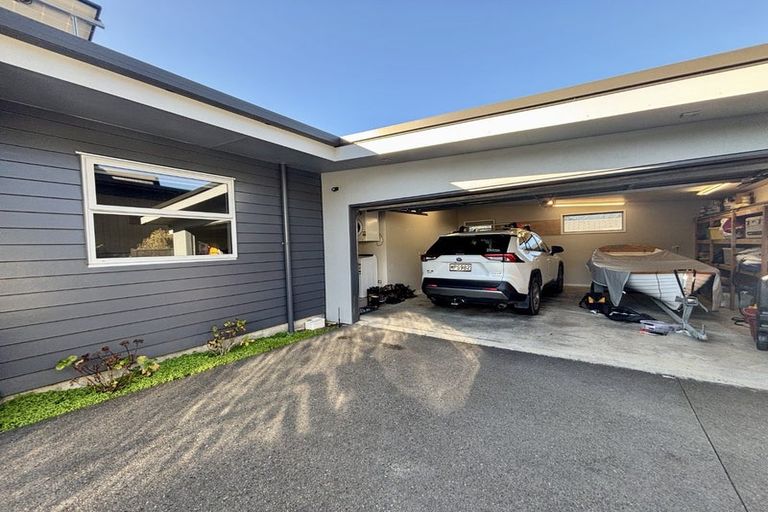 Photo of property in 33 Harbour View Heights, Picton, 7220