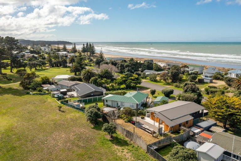 Photo of property in 96 Blue Pacific Parade, Riversdale Beach, Masterton, 5872