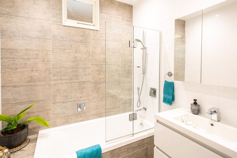 Photo of property in 9 Stone Street, Kenmure, Dunedin, 9011