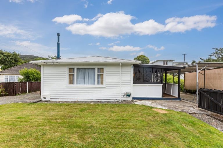 Photo of property in 46 Peel Place, Wainuiomata, Lower Hutt, 5014
