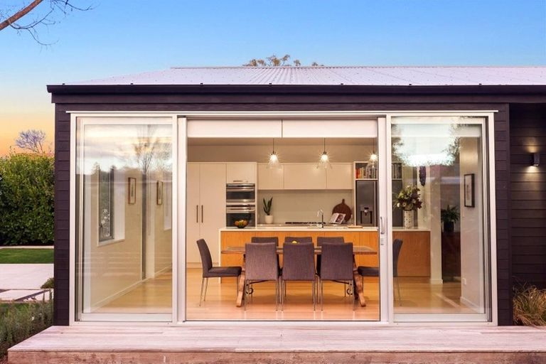 Photo of property in 9 Hadlow Place, Burnside, Christchurch, 8041