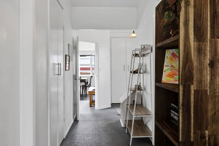 Photo of property in 6 Egmont Street, Normanby, Hawera, 4614