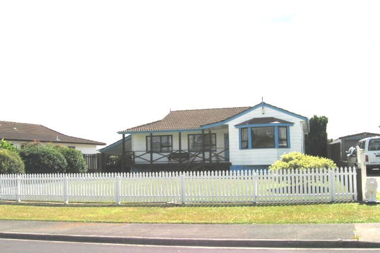 Photo of property in 29 Cabello Place, Unsworth Heights, Auckland, 0632