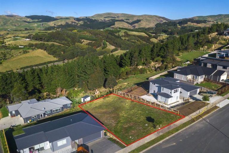 Photo of property in 160 Endeavour Drive, Whitby, Porirua, 5024