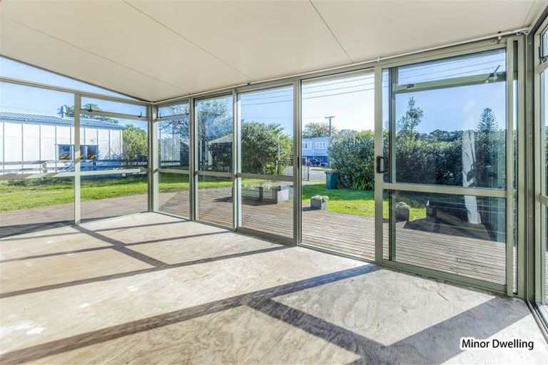 Photo of property in 8 Orere Point Road, Orere Point, Papakura, 2585