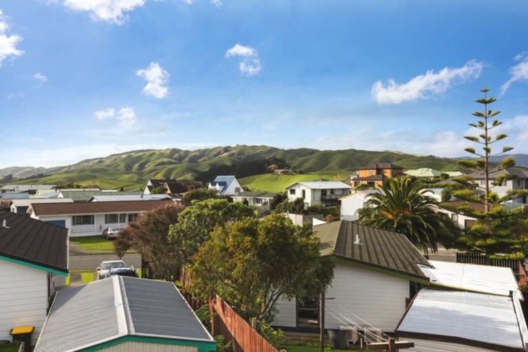 Photo of property in 31a Bodmin Terrace, Camborne, Porirua, 5026