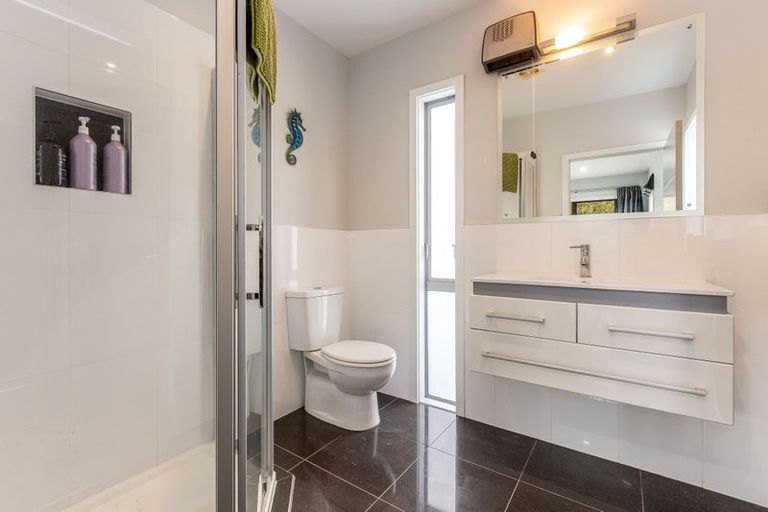 Photo of property in 2 Nelson Avenue, Aotea, Porirua, 5024