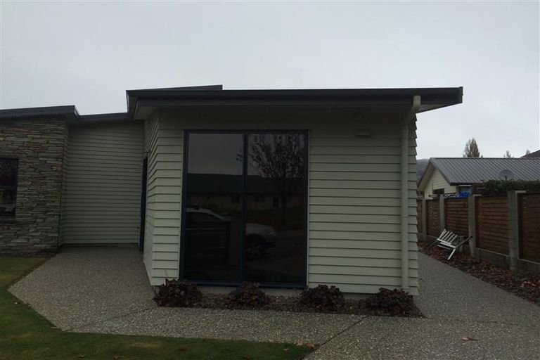 Photo of property in 40 Kelliher Drive, Wanaka, 9305