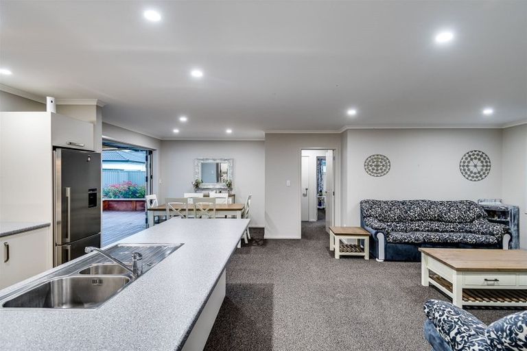 Photo of property in 76 Eriksen Road, Te Awa, Napier, 4110