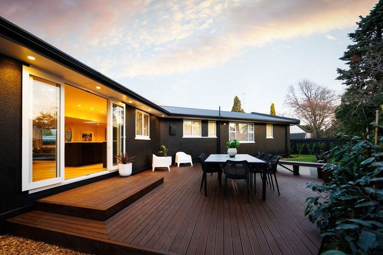 Photo of property in 23 Saint Albans Avenue, Hokowhitu, Palmerston North, 4410