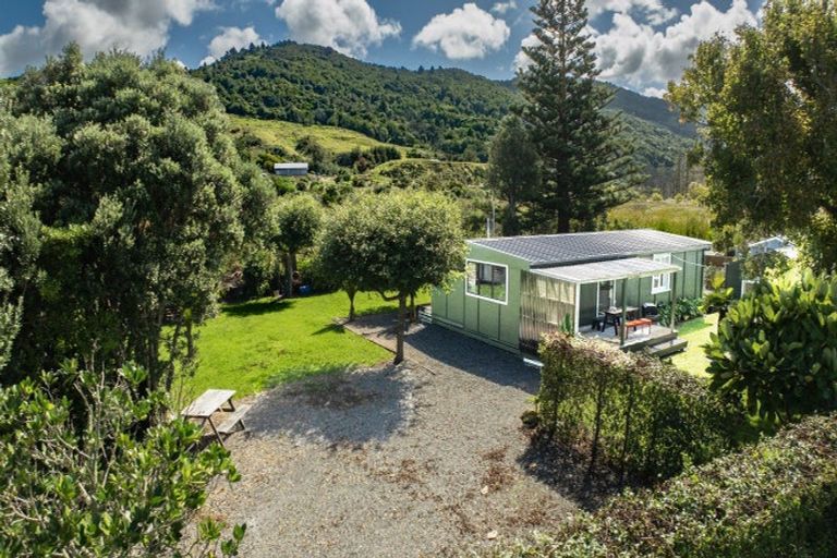 Photo of property in 8 Katrin Place, Mahia, 4198