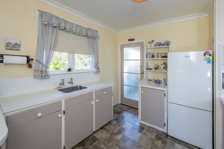 Photo of property in 181 Te Moana Road, Waikanae, 5036