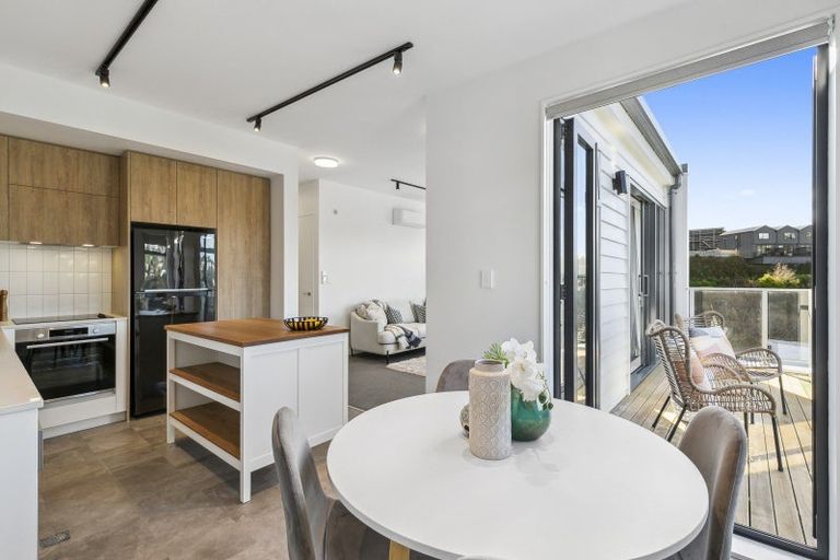 Photo of property in 6/69 Tiketike Way, Brooklyn, Wellington, 6021