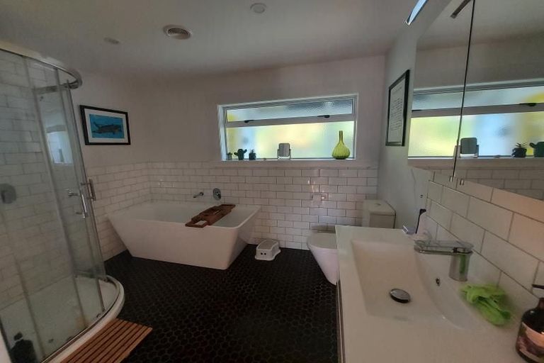 Photo of property in 32 Russell Road, Kensington, Whangarei, 0112