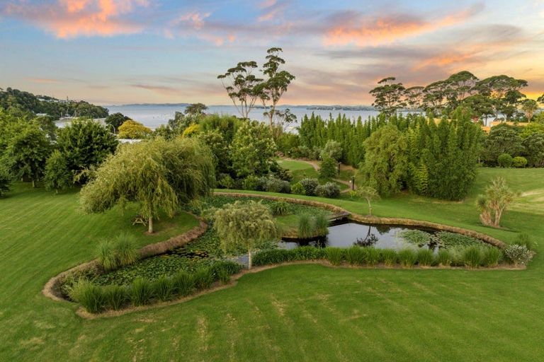 Photo of property in 247 Broomfields Road, Whitford, Howick, 2571