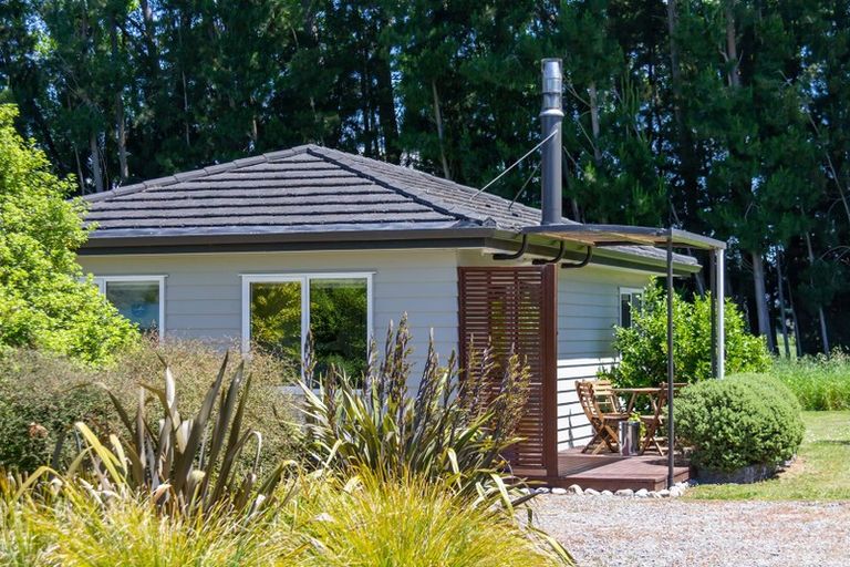 Photo of property in 388 Bidwills Cutting Road, Morison Bush, Greytown, 5794