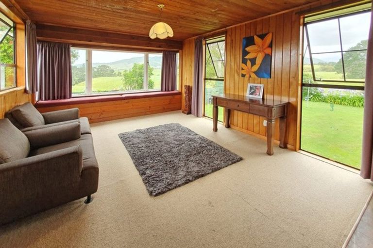 Photo of property in 1939 South Road, Pitone, New Plymouth, 4374