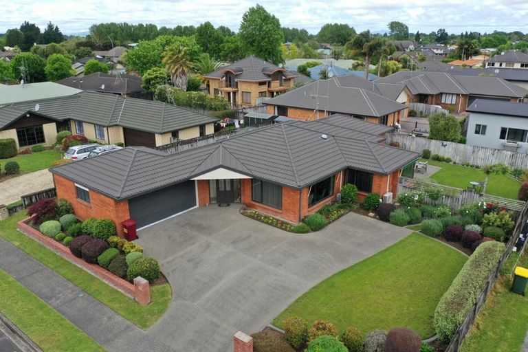 Photo of property in 8 Cairns Crescent, Rototuna, Hamilton, 3210