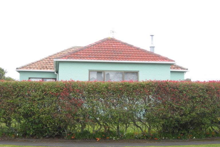 Photo of property in 3 Chard Street, Westown, New Plymouth, 4310