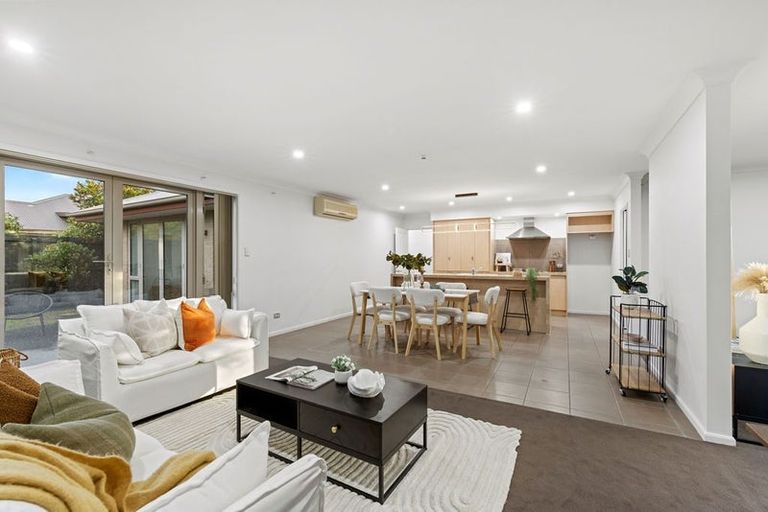 Photo of property in 2 Rooney Place, Aidanfield, Christchurch, 8025