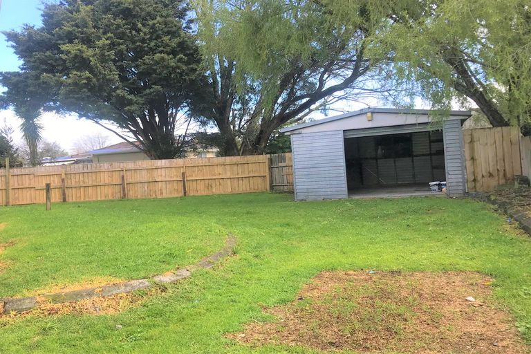 Photo of property in 20 Pukeroa Place, Papakura, 2110