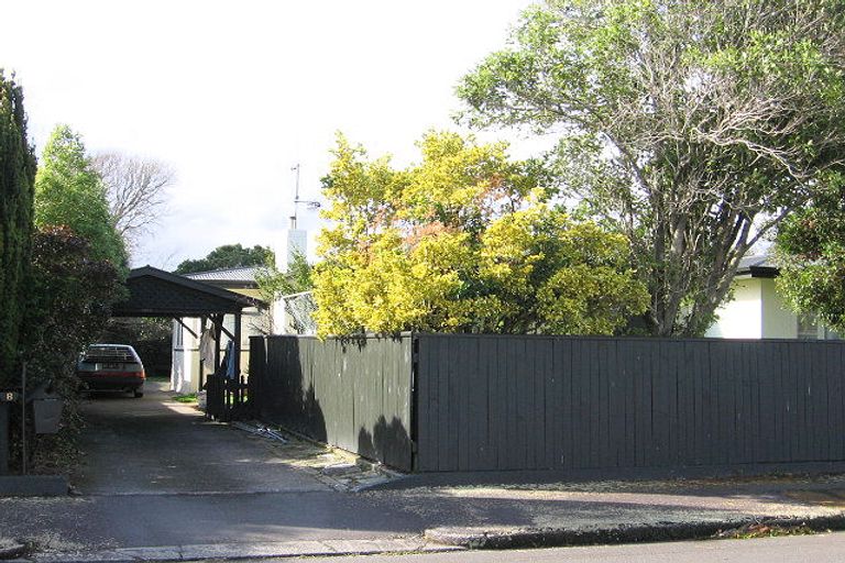 Photo of property in 8 Cremorne Avenue, Hokowhitu, Palmerston North, 4410
