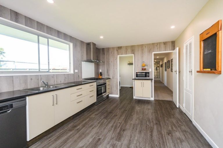 Photo of property in 17 Anaru Place, Awapuni, Palmerston North, 4412