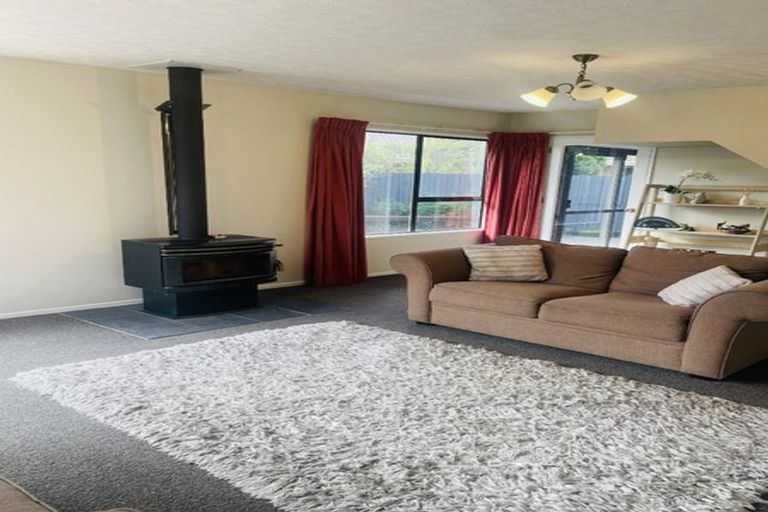 Photo of property in 1/35 Solway Avenue, Ilam, Christchurch, 8041