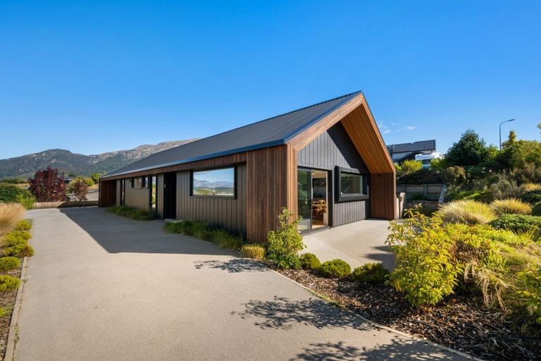 Photo of property in 11 Sarges Way, Lake Hawea, Wanaka, 9382